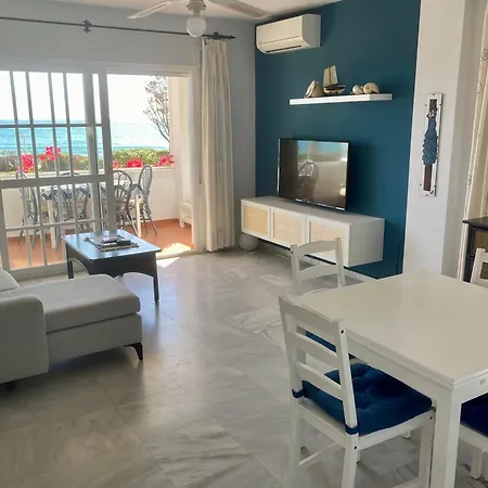 Daire Seafront Garden And Sea Views *