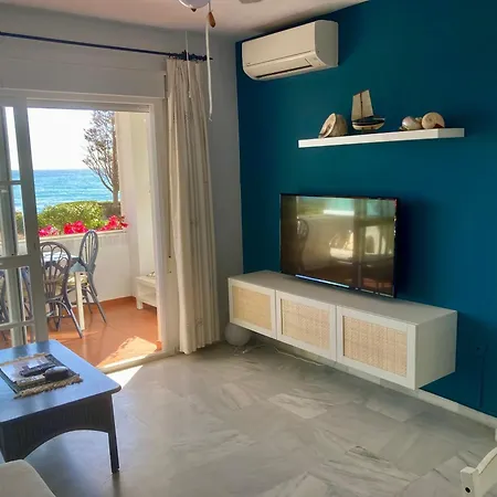 Seafront Garden And Sea Views Daire