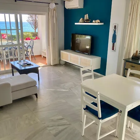 Seafront Garden And Sea Views Daire